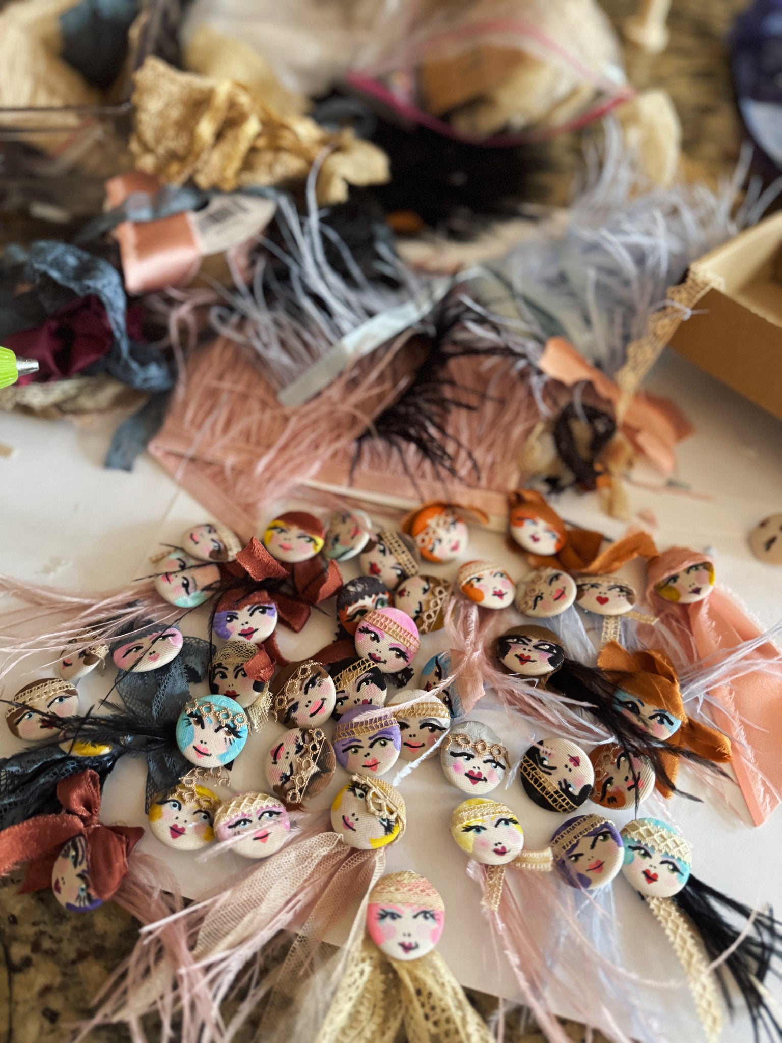 Flapper Button Pinbacks & Garters