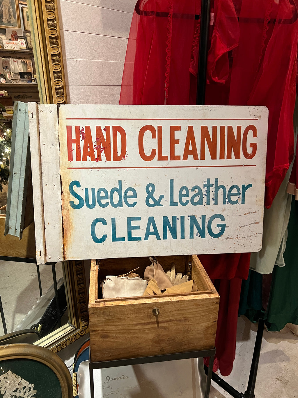 Hand cleaning flange sign