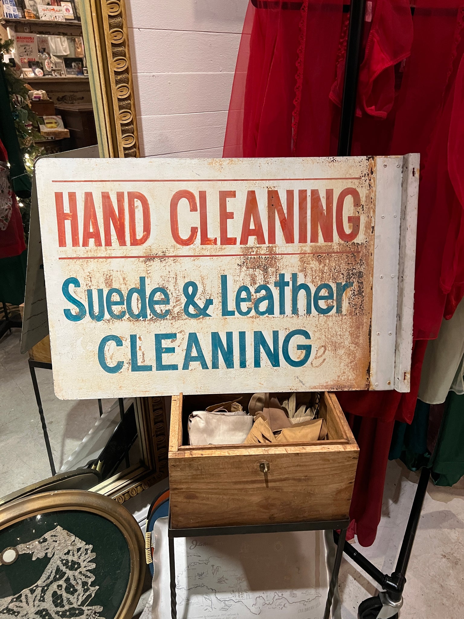 Hand cleaning flange sign