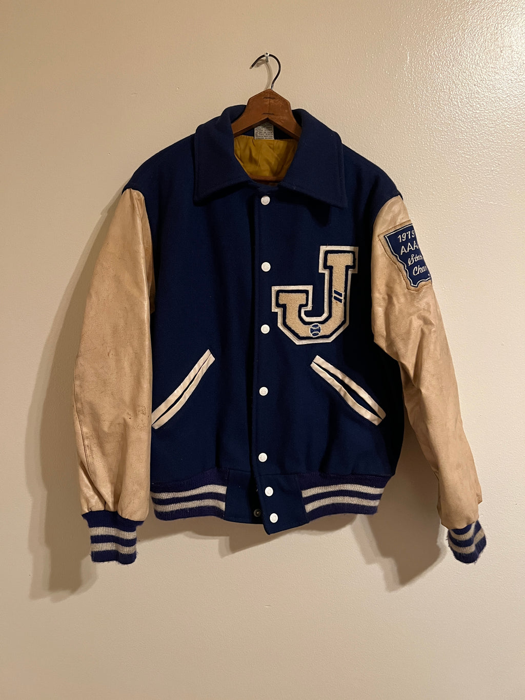 Jesuit Varsity Jacket M 2